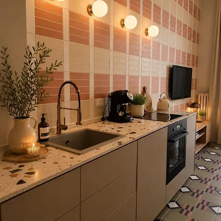Apartment New 3bedroom With Garden And Parking *